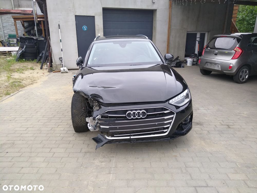 Audi A4 Avant 40 TFSI S tronic - 32