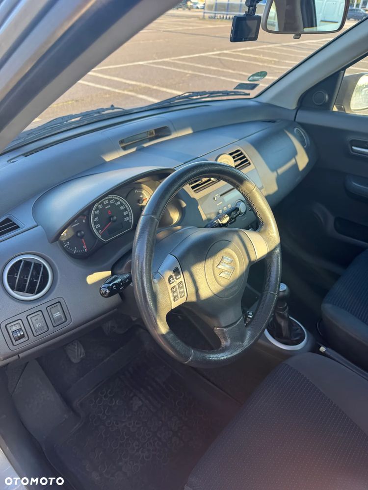 Suzuki Swift 1.3 DDiS Comfort - 13