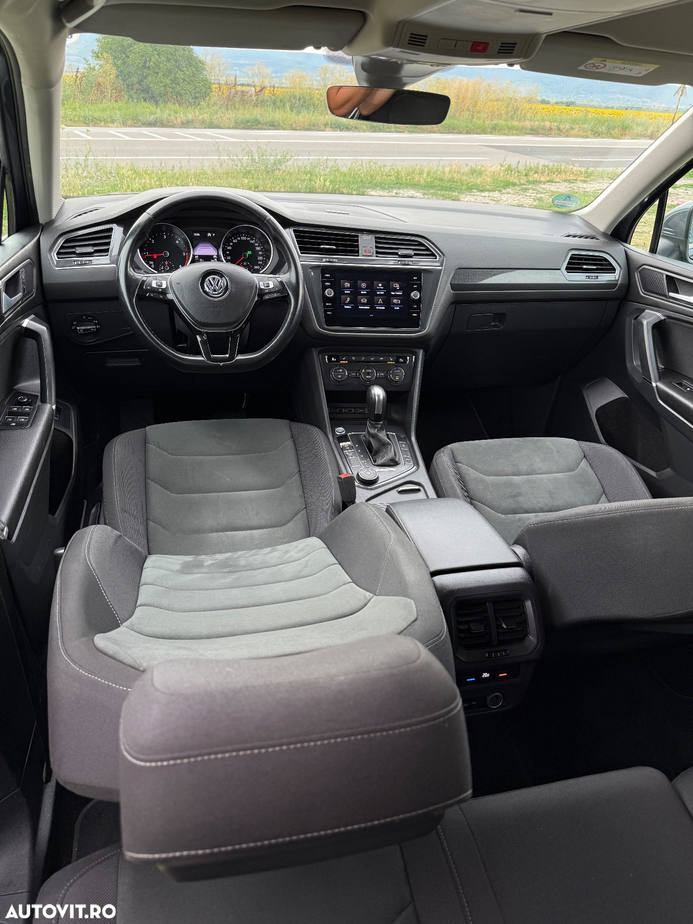 Volkswagen Tiguan Allspace 2.0 TDI SCR 4Motion DSG Life - 8