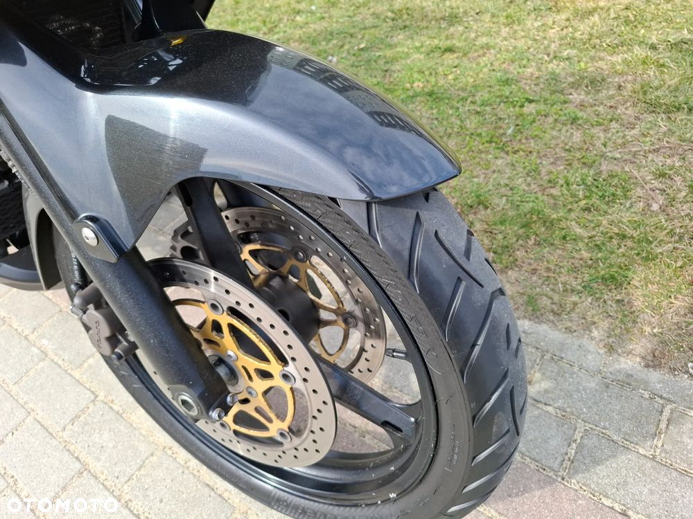 Suzuki V-STROM - 35