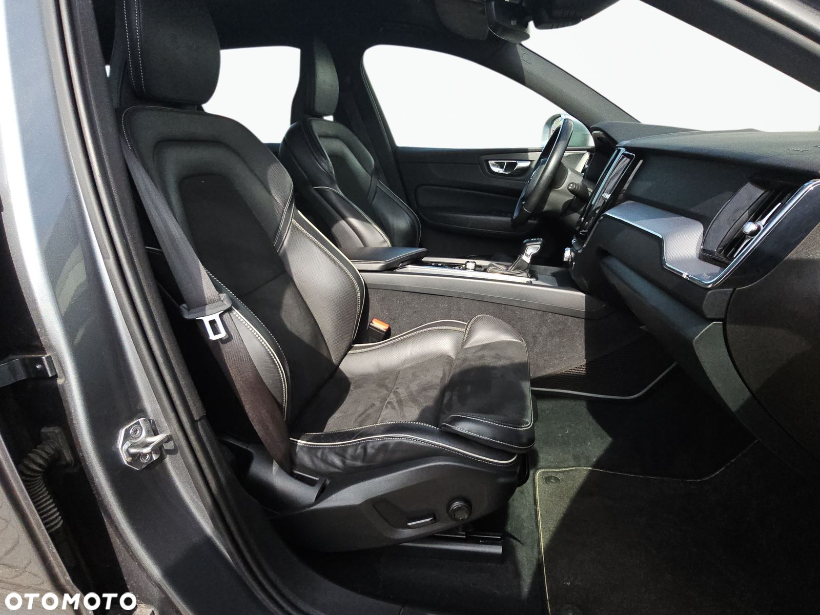 Volvo XC 60 D4 SCR R-Design - 16