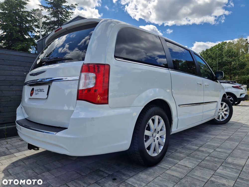 Chrysler Town & Country 3.6 Limited - 7