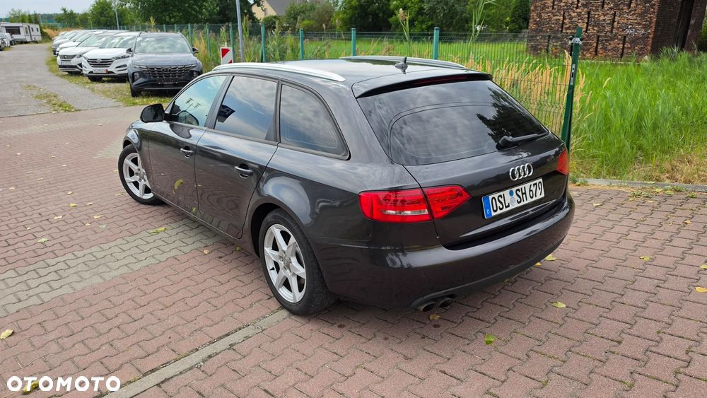 Audi A4 Avant - 4