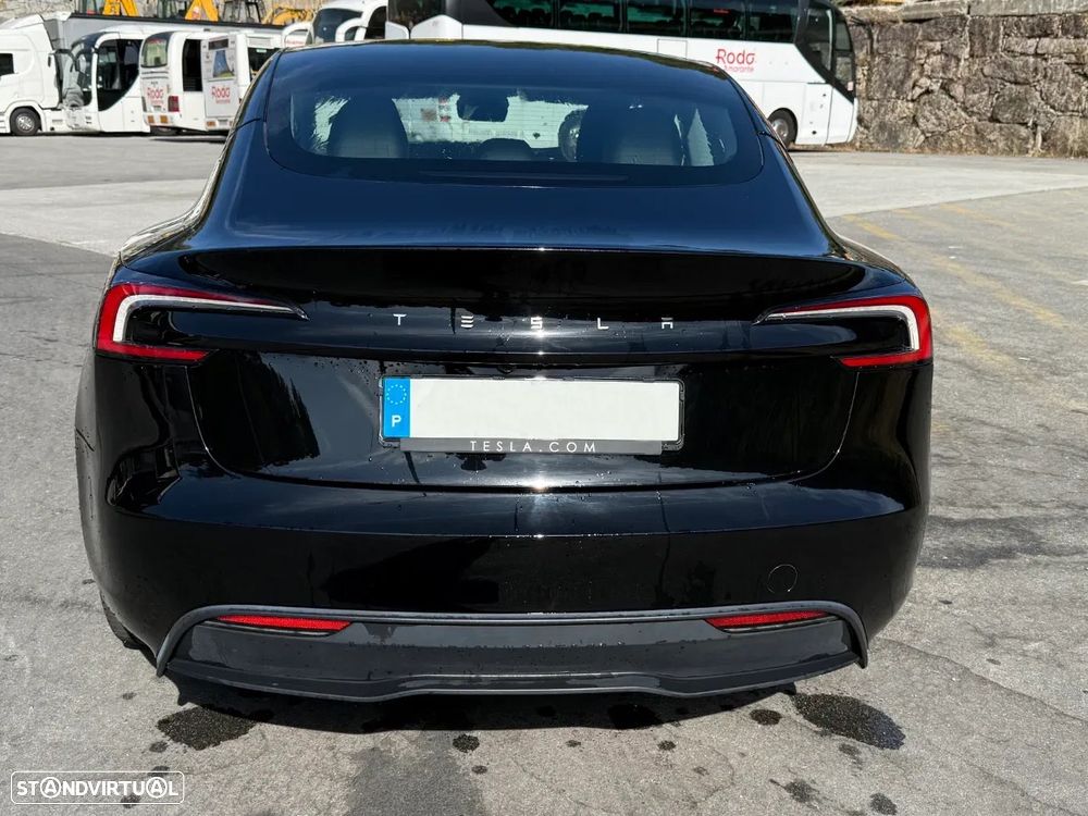 Tesla Model 3 2024 photo 3