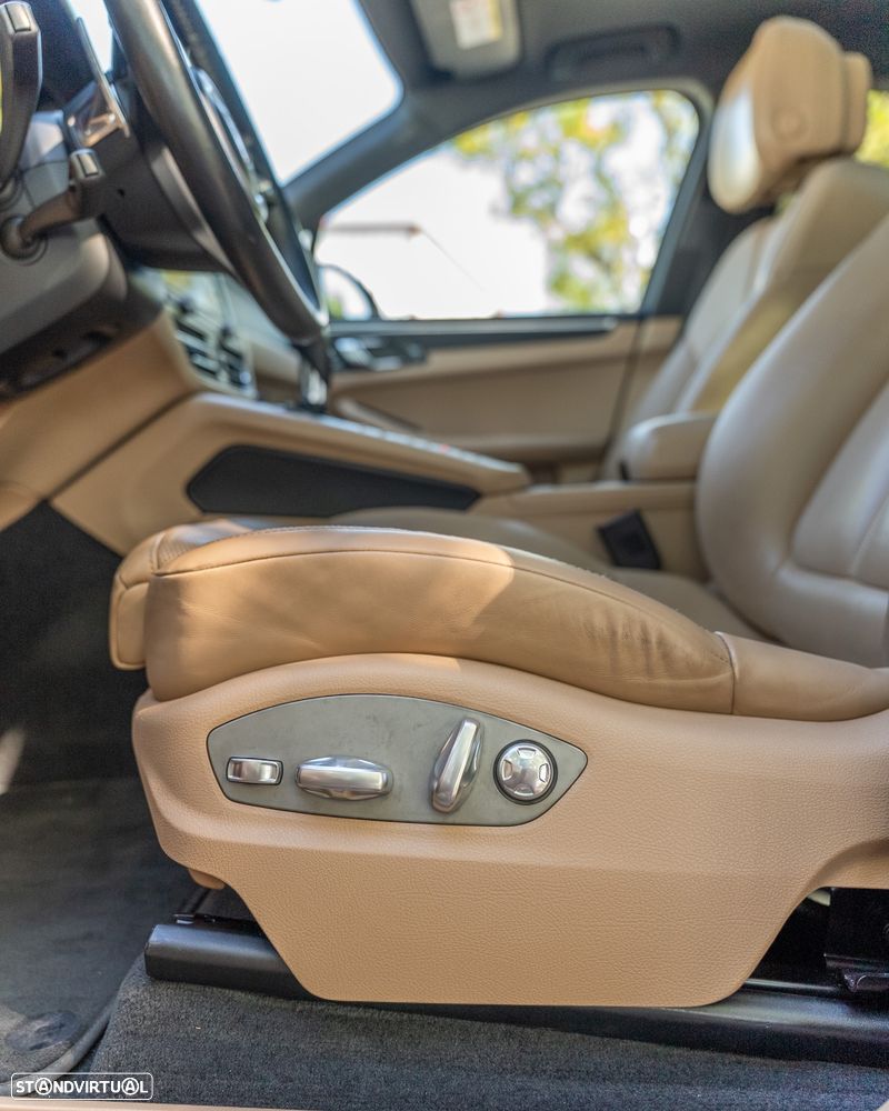 Porsche Macan - 40