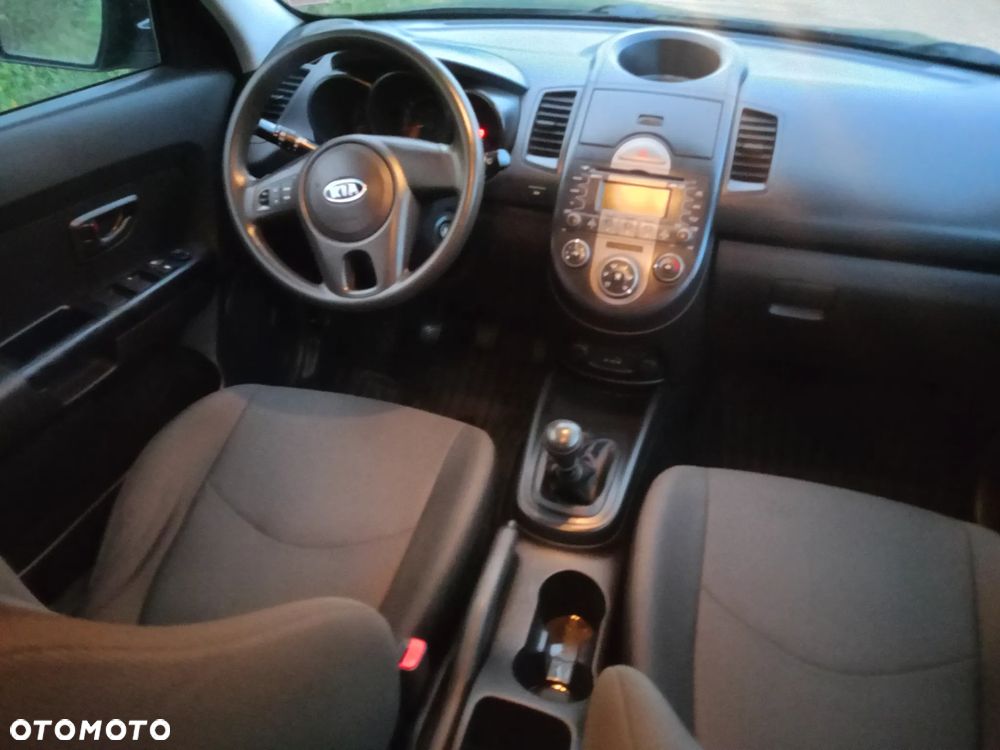 Kia Soul 1.6 L - 12