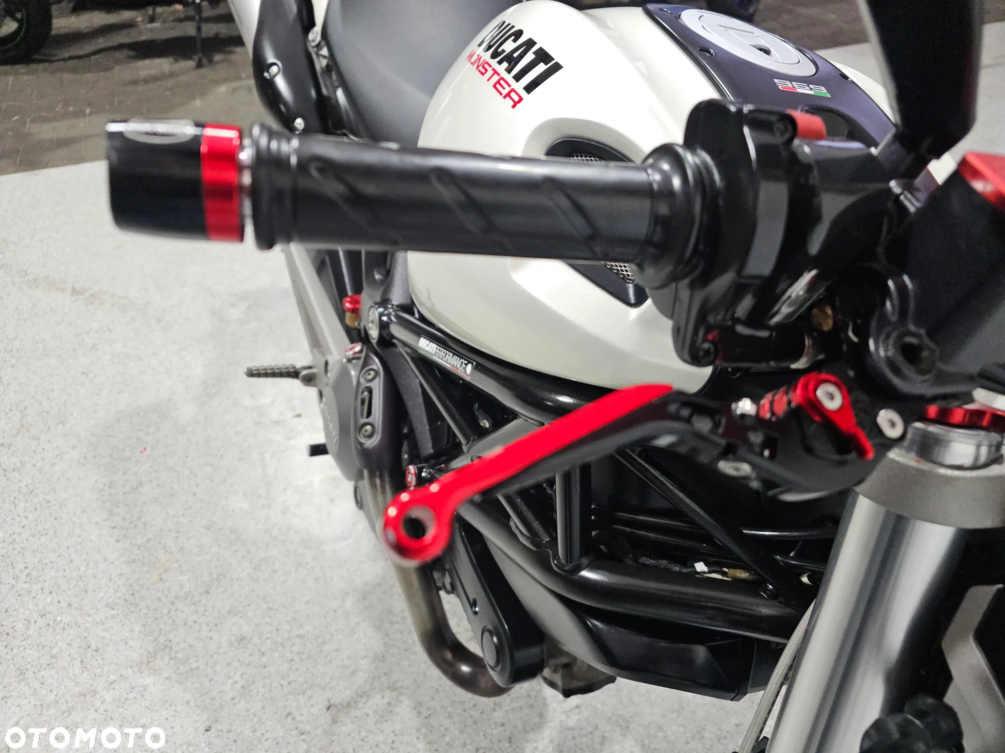 Ducati Monster - 37