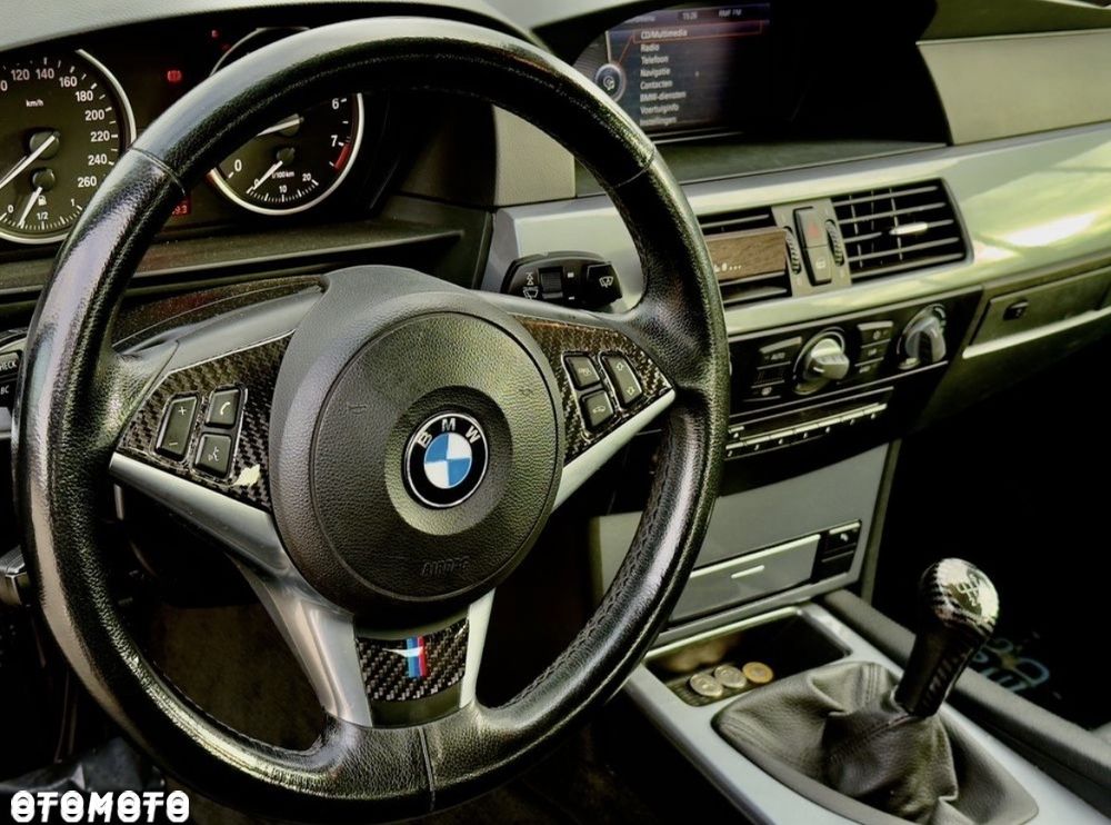 BMW Seria 5 520i - 14