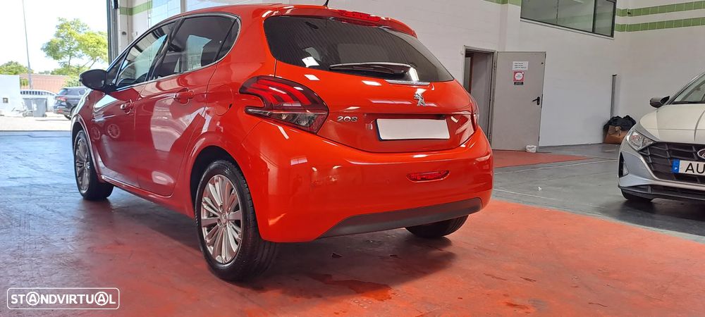 Peugeot 208 1.2 PureTech Allure - 57