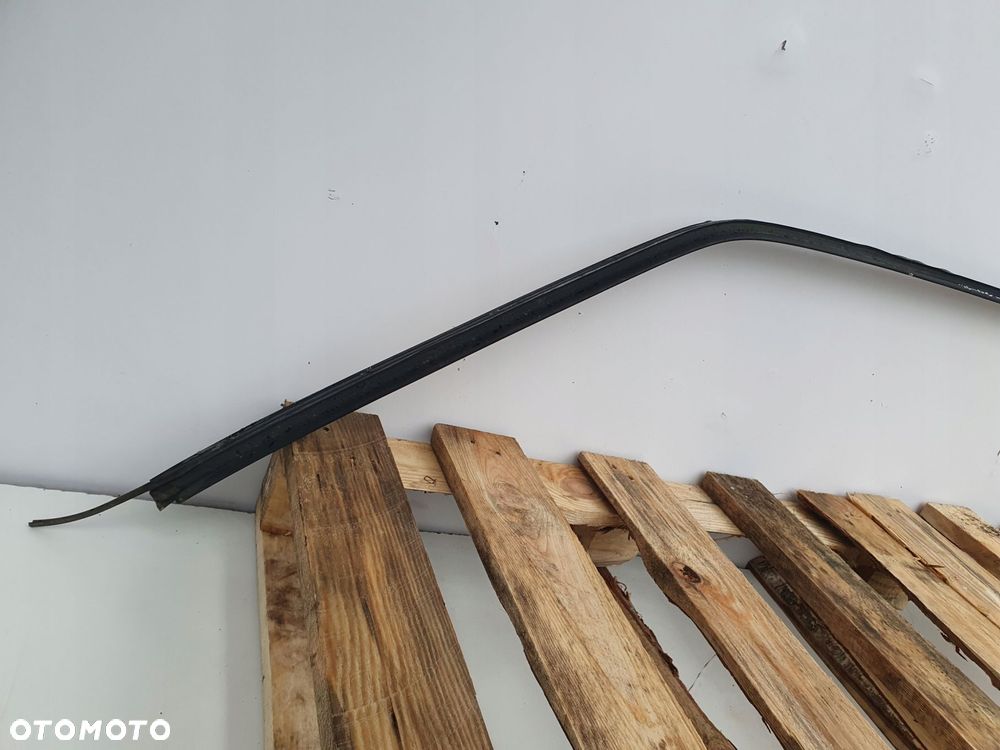 Mercedes W126 C126 SEC LISTWA SZYBY PRAWA PRZEDNIA - 6