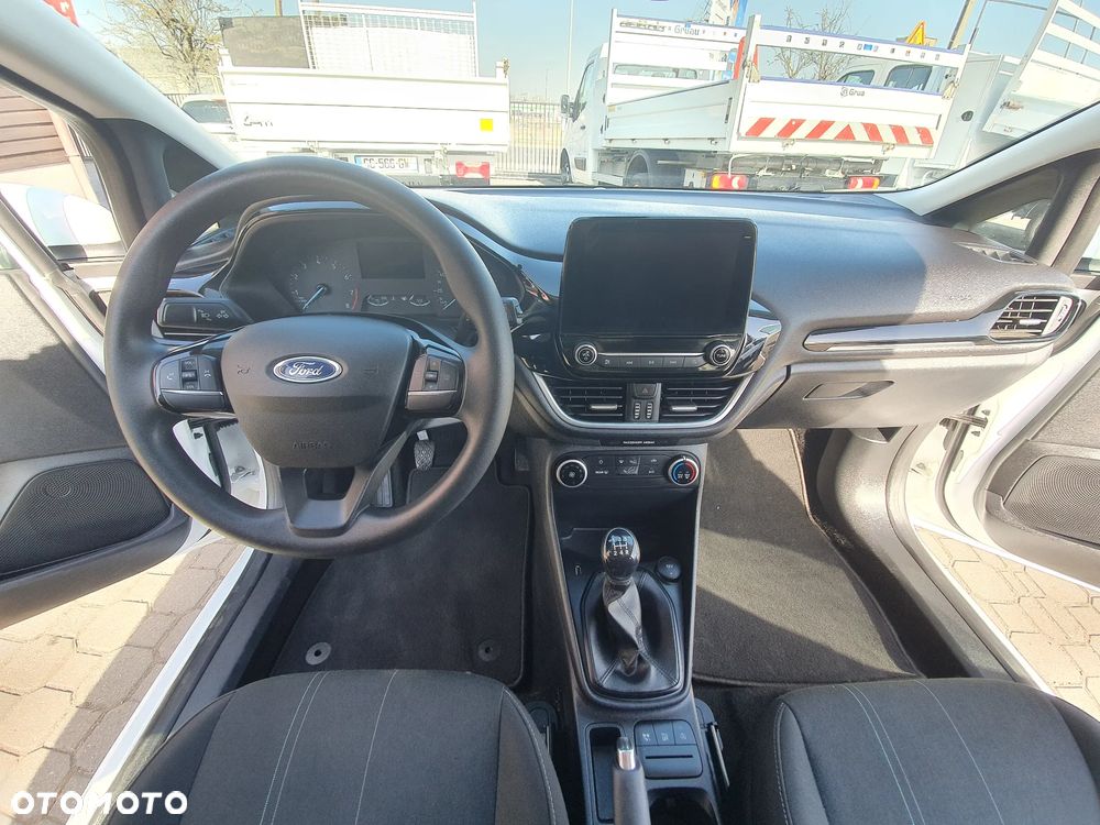 Ford Fiesta - 22