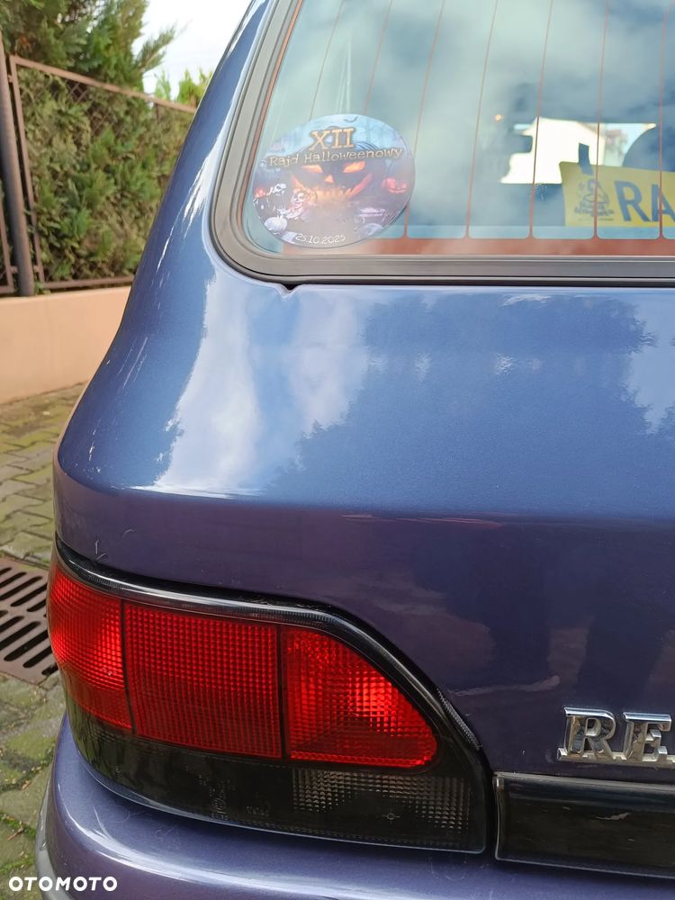 Renault Clio - 11