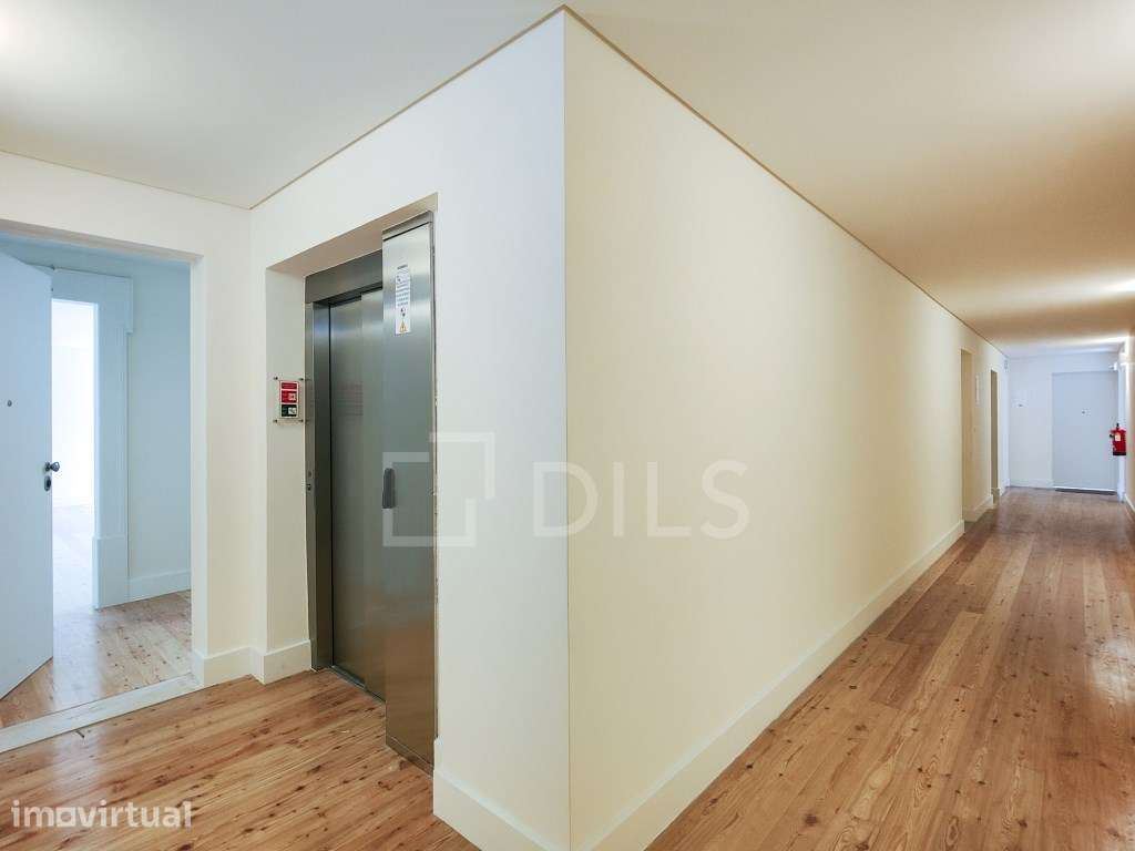 Apartamento T2, no Palácio Schindler, para arrendamento. - Grande imagem: 2/31
