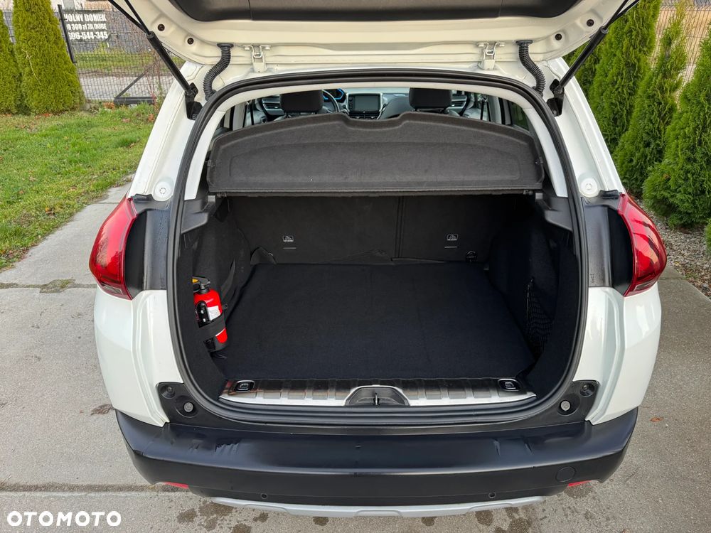 Peugeot 2008 1.2 Pure Tech Allure S&S EAT6 - 8