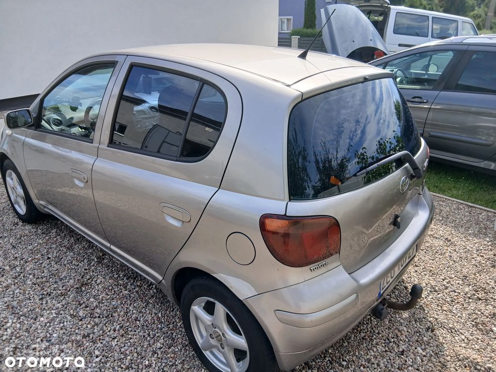 Toyota Yaris 1.4 D-4D Base - 2