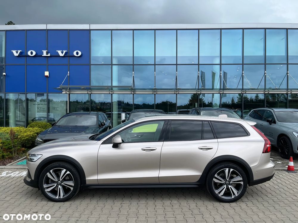 Volvo V60 Cross Country - 6