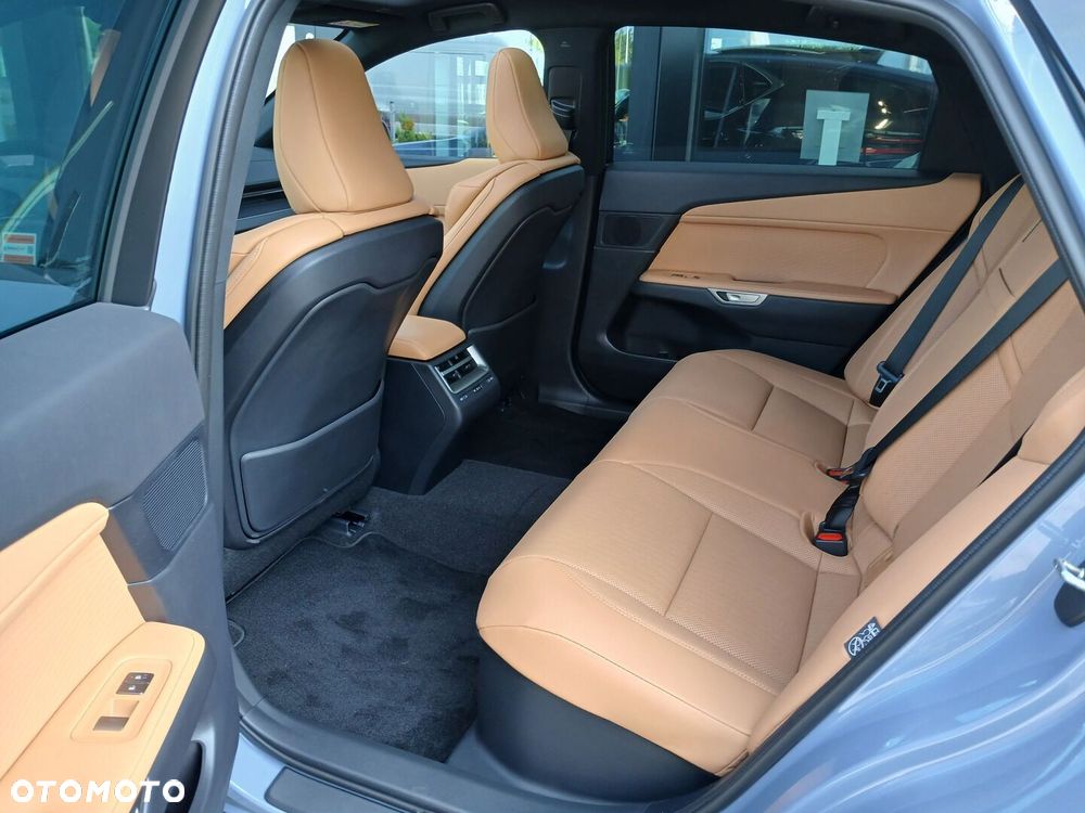 Lexus ES - 22