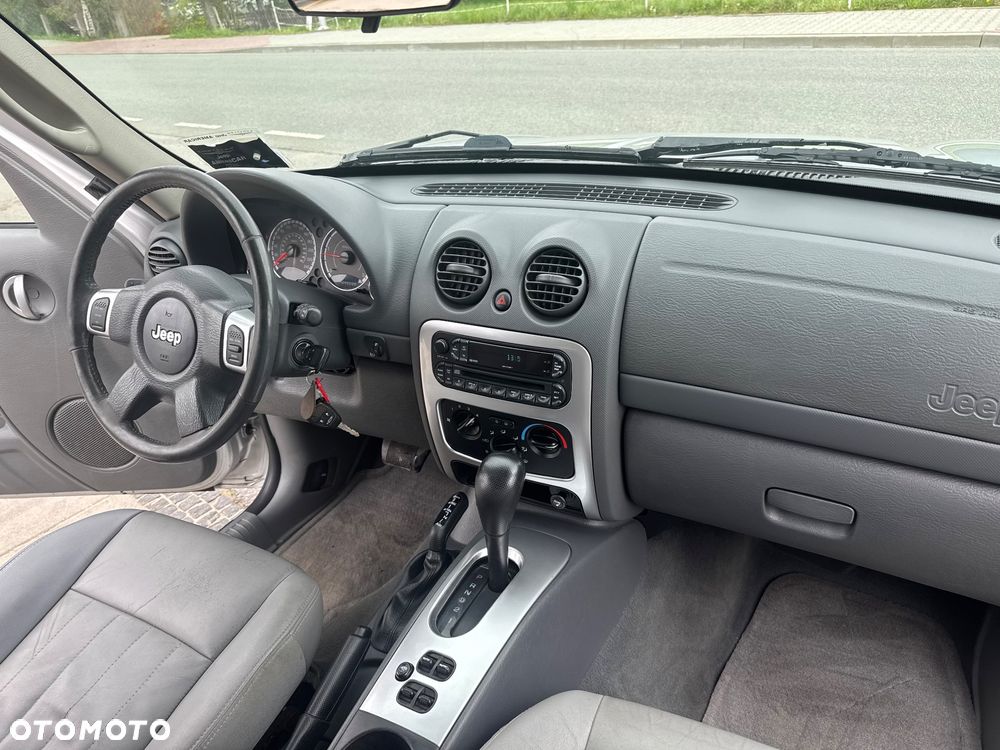 Jeep Cherokee 2.8 CRD Automatik Limited - 27