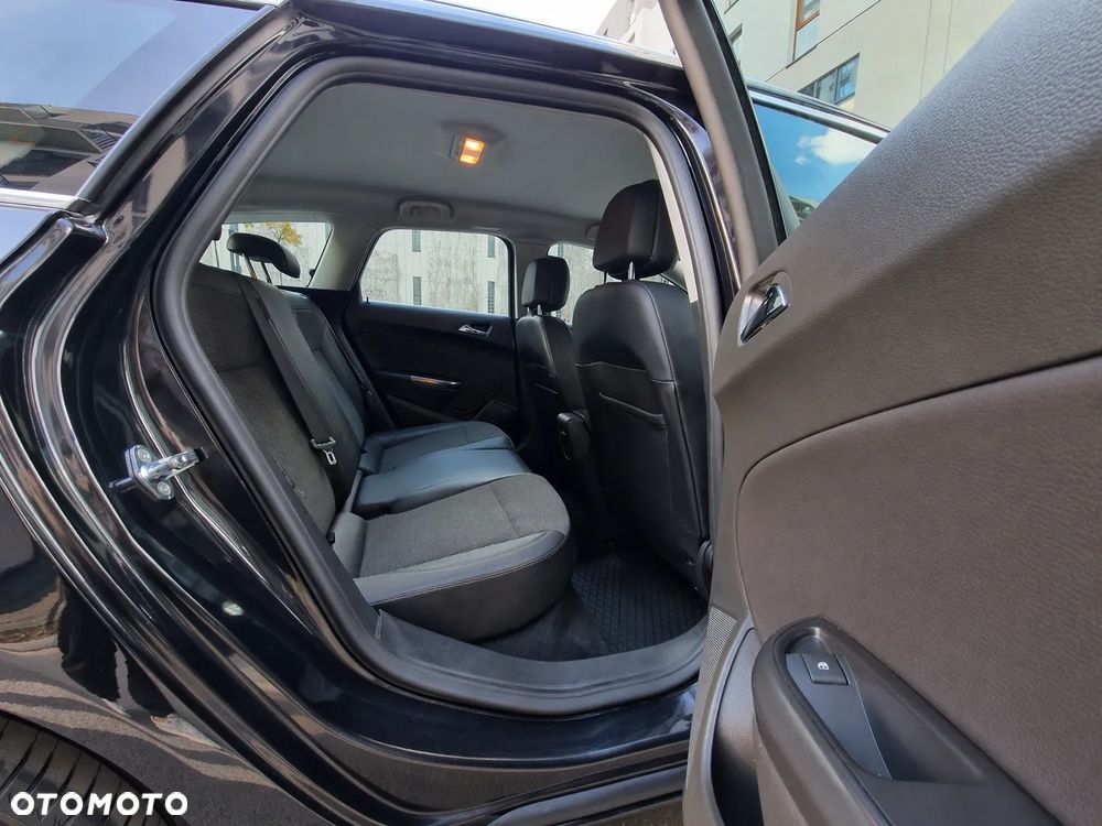 Opel Astra 1.4 T Cosmo EU6 - 24