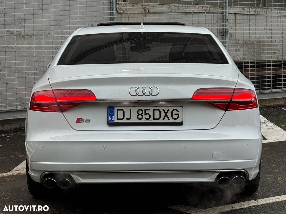 Audi S8 - 40