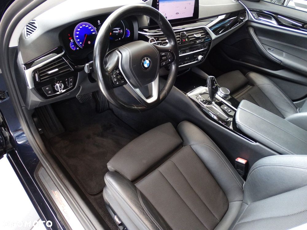 BMW Seria 5 525d Luxury Line sport - 6