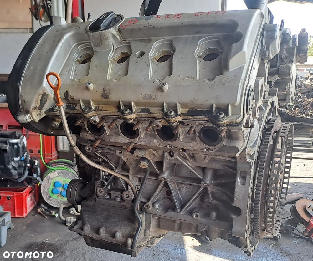 AUDI A8 D3 05r 4.2 V8 QUATTRO 246kW SILNIK BFM GOŁY - 2