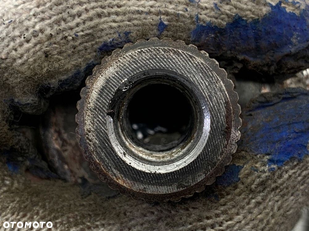 PÓŁOŚ PRAWY PRZÓD  AUDI A4 B6 (8E2) 2000 - 2005 2.0 96 kW [130 KM] benzyna 2000 - 2004 - 4