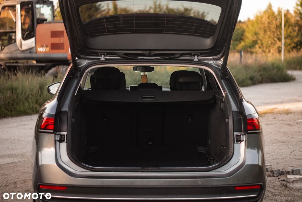 Volkswagen Passat - 4