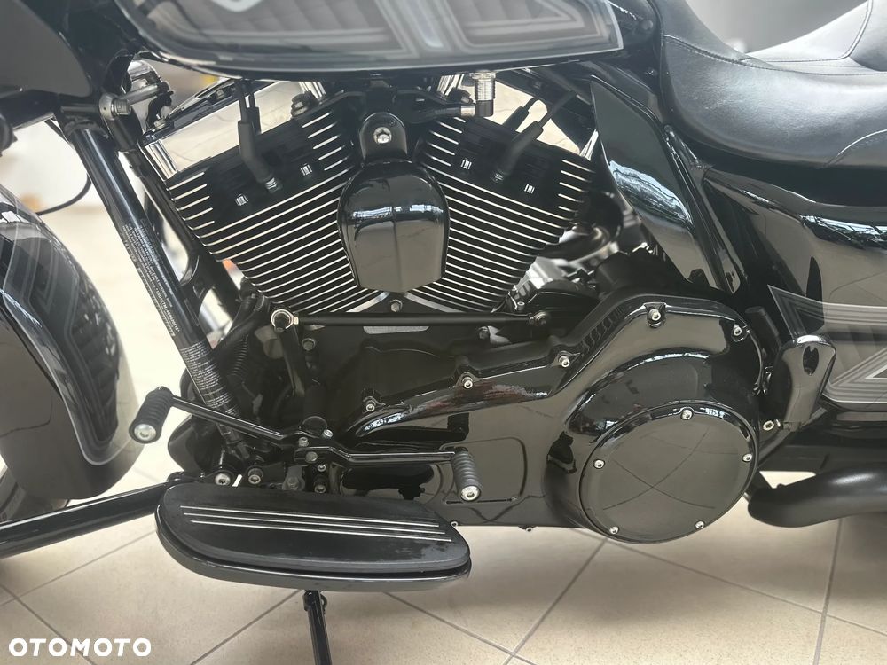 Harley-Davidson Touring Road Glide - 16