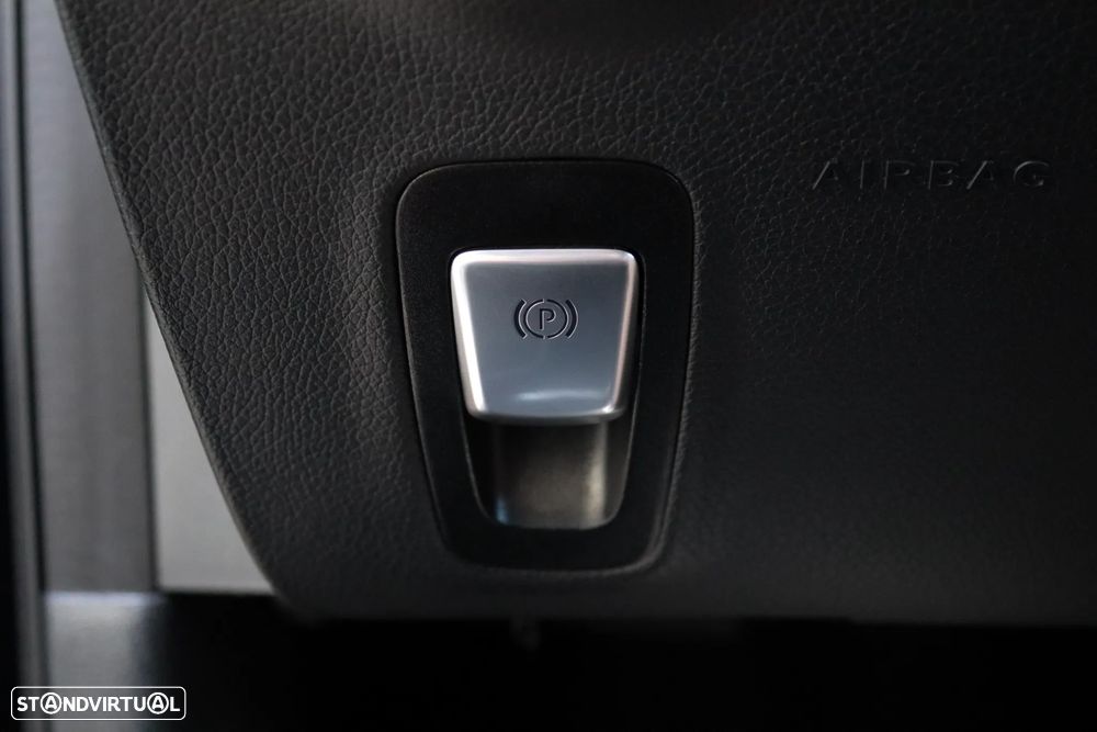 Mercedes-Benz E 220 d AMG Line 7L - 32