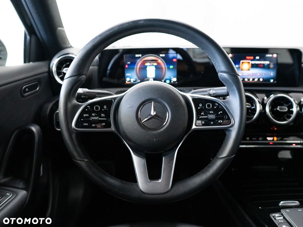 Mercedes-Benz Klasa A 180 Style 7G-DCT - 27