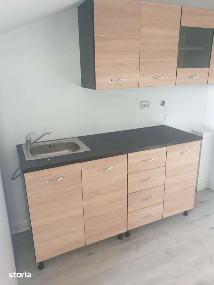 APARTAMENTE 3 CAMERE DE VÂNZARE – OTOPENI /ZONA LINISTITA — fotografia 3