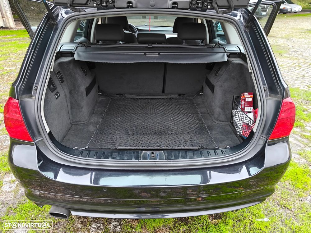 BMW 320 d Touring - 22