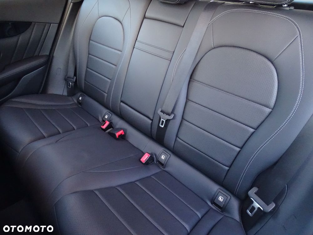 Mercedes-Benz GLC 250 4Matic 9G-TRONIC - 23