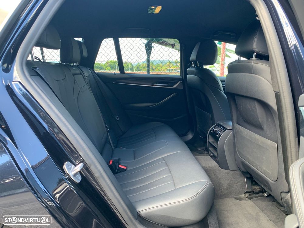 BMW 530 e Pack Desportivo M Pro - 23
