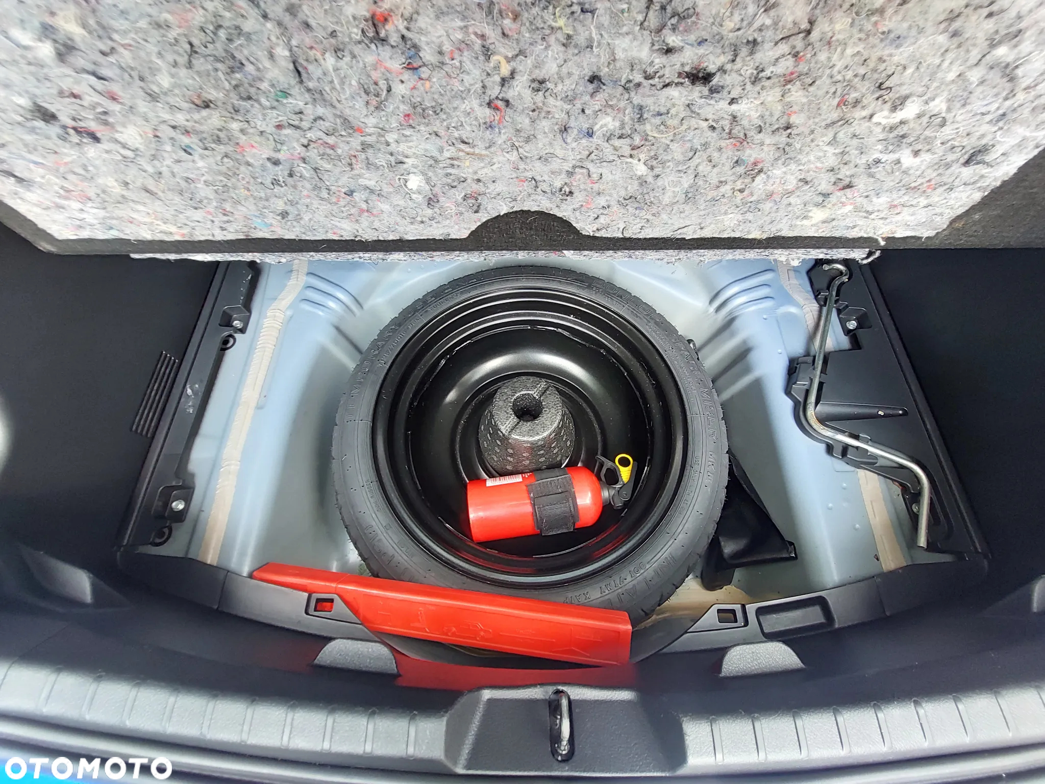 Toyota Yaris Hybrid 100 Selection - 23
