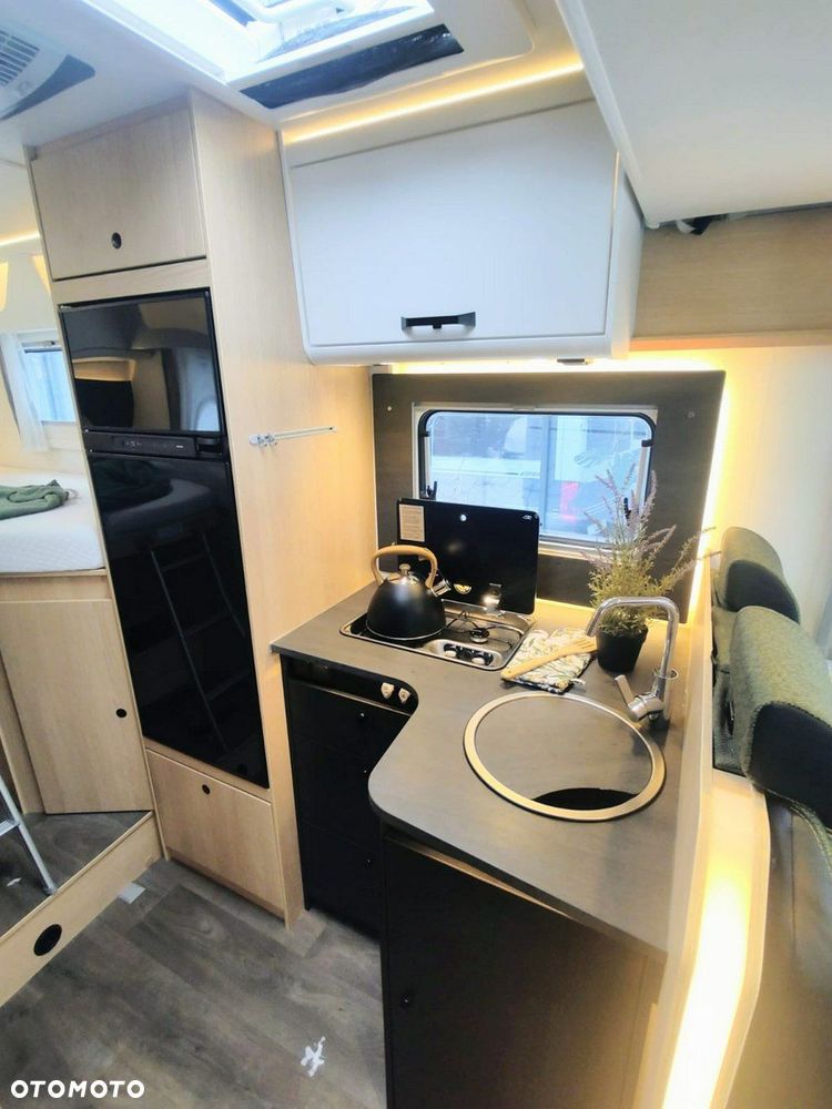 Sunlight T 67 - 5 osobowy, z przejściem po opuszczeniu łóżka - 11