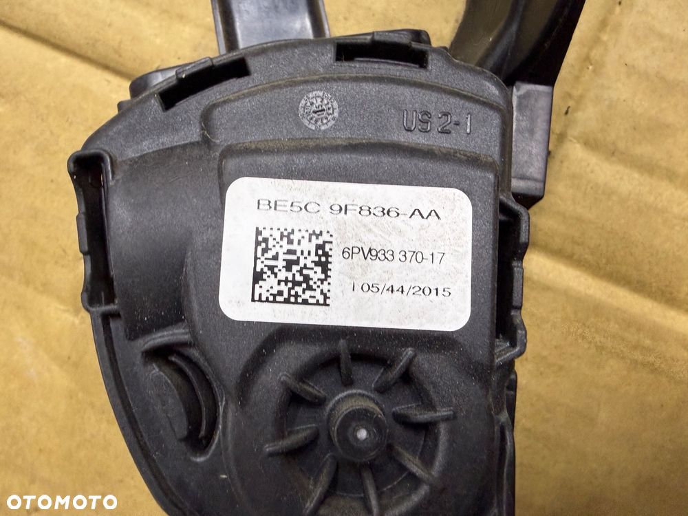 Pedał gazu, potencjometr Tesla Model S P85D Nr. BE5C 9F836-AA. - 3