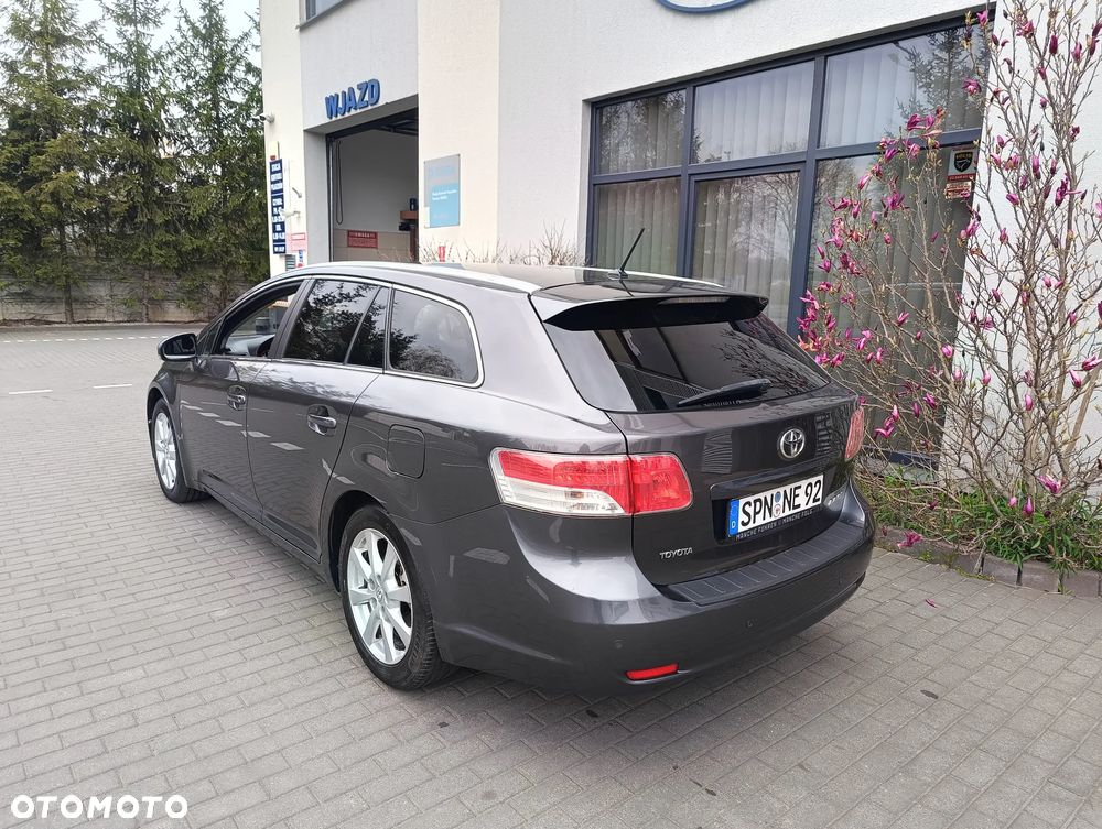 Toyota Avensis 2.0 Sol plus - 3