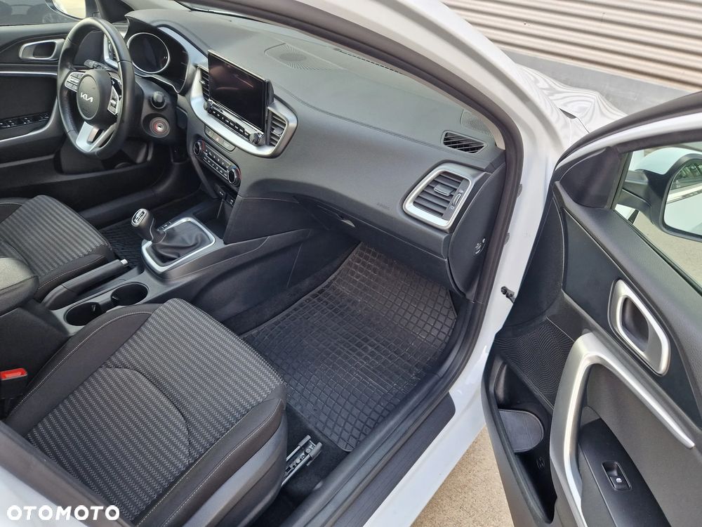 Kia Ceed 1.5 T-GDI M - 9