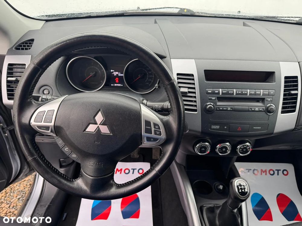 Mitsubishi Outlander - 20