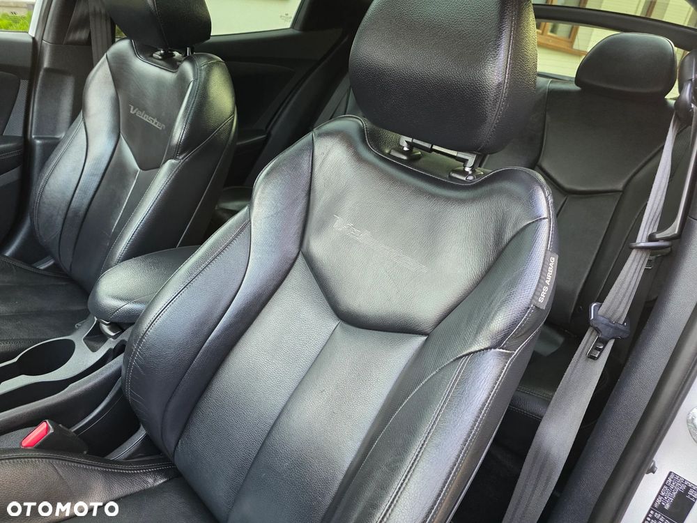 Hyundai Veloster - 25