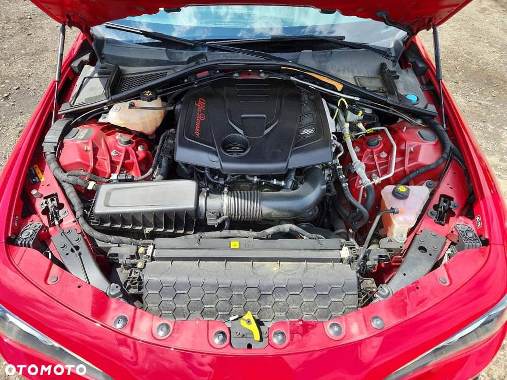 Alfa Romeo Giulia 2.0 Turbo TI Q4 - 11