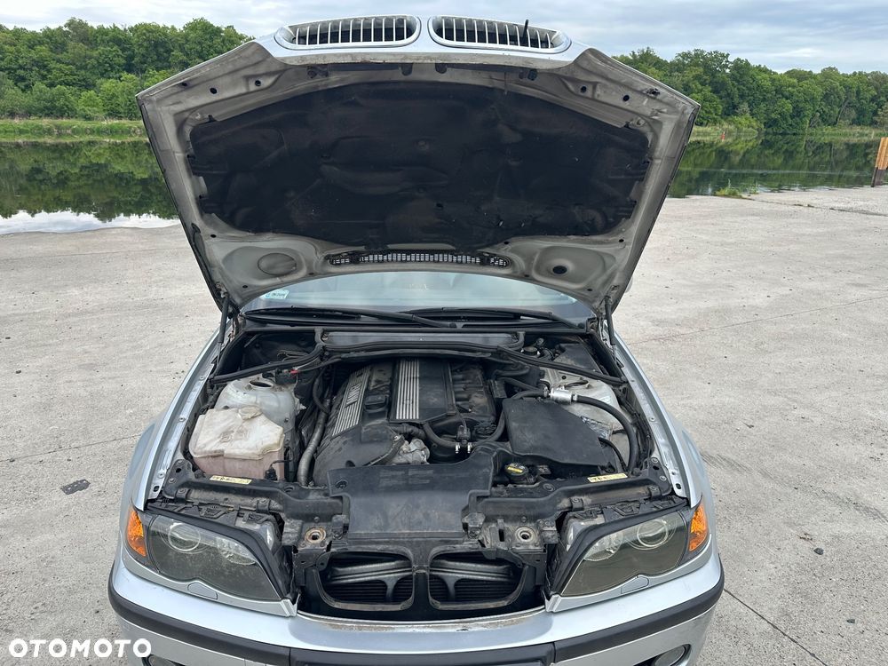 BMW Seria 3 330xi - 13
