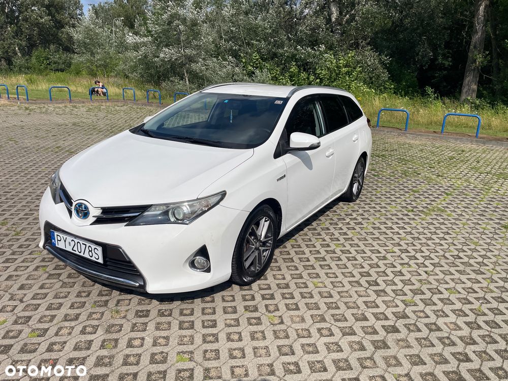 Toyota Auris 1.8 HSD Luna - 2