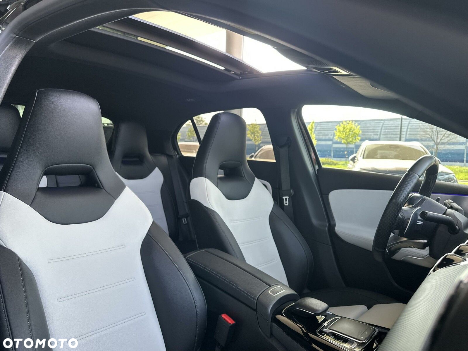 Mercedes-Benz Klasa A 35 AMG 4-Matic 7G-DCT - 27