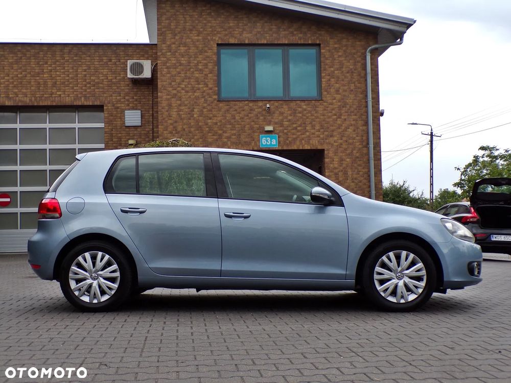 Volkswagen Golf - 8