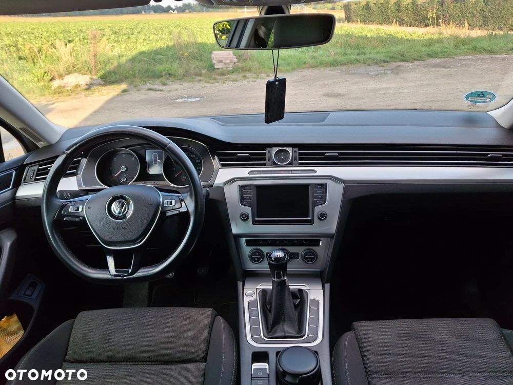 Volkswagen Passat 2.0 TDI (BlueMotion Technology) Trendline - 3