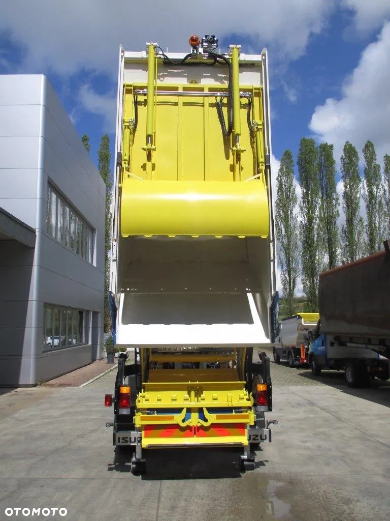 Isuzu p75 śmieciarka z nową zabudową IRIDE - 12