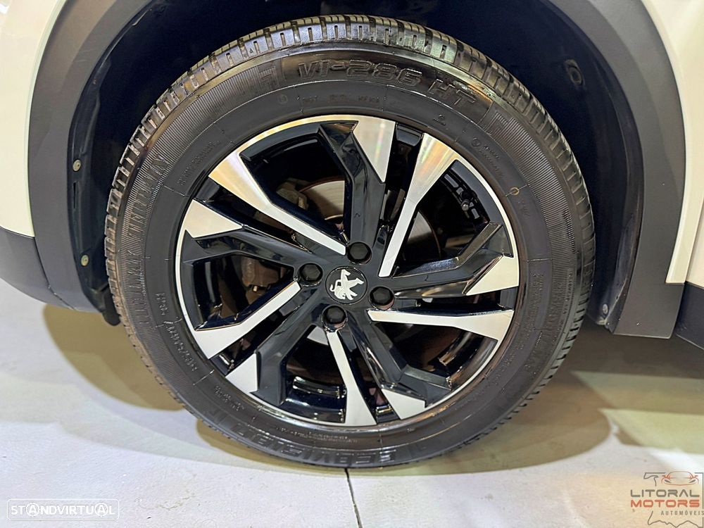 Peugeot 2008 1.2 PureTech Allure Pack - 19